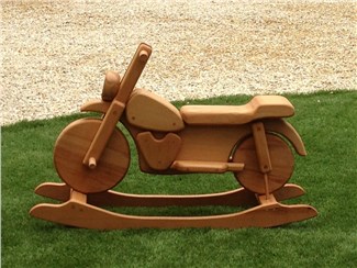 Motorrad:   ein richtiger Hingucker  Gefertigt aus Buchenholz  100% Handarbeit aus Öst