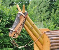 Holzpferd Dolittle:    Sonderanfertigung als Übungspferd für Voltigierer, Bogenschützen, Schwertkä