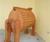 Sattelhalter aufwendig:   Ein edler Sattelhalter in Pferdeform!   Die stilvolle und außergewöhnliche