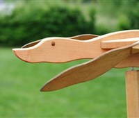 Flugente Fluffty 2012:   Bei Wind drehen sich die Flügel und der Körper zeigt die Windrichtung an.  