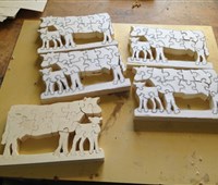 Kuh - Puzzle Pappel Natur:   Entzückendes Mutterkuh - Kalb Ensemble aus unbehandeltem Pappelholz.   Das