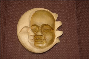 Sonne (d) und Mond:   Sonne und Mond in inniger Umarmung!   Handgeschnitzt aus Lindenholz